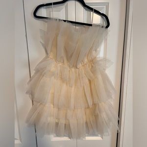 White/cream tulle strapless mini dress. NWT. Size small.